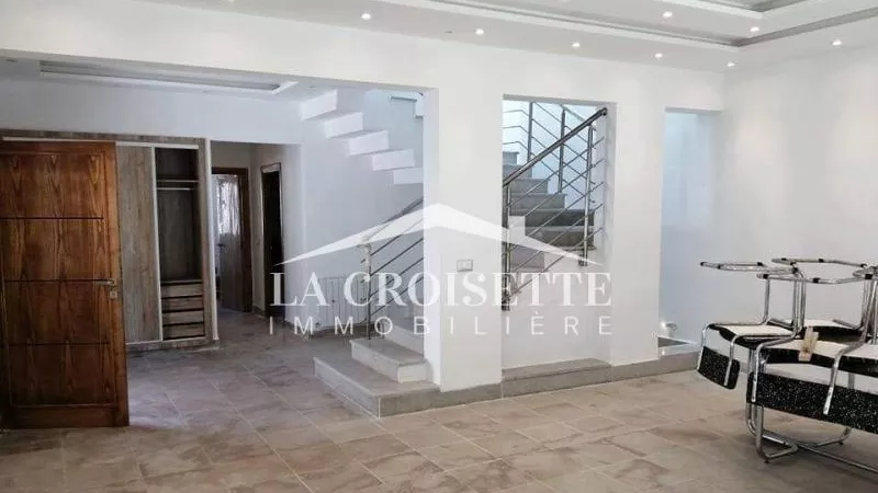 Luxury Villa S+4 in La Soukra MVL0786: A Haven of Peace in a Residential Neighborhood