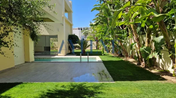 Luxury Villa in the Gardens of Carthage with Pool