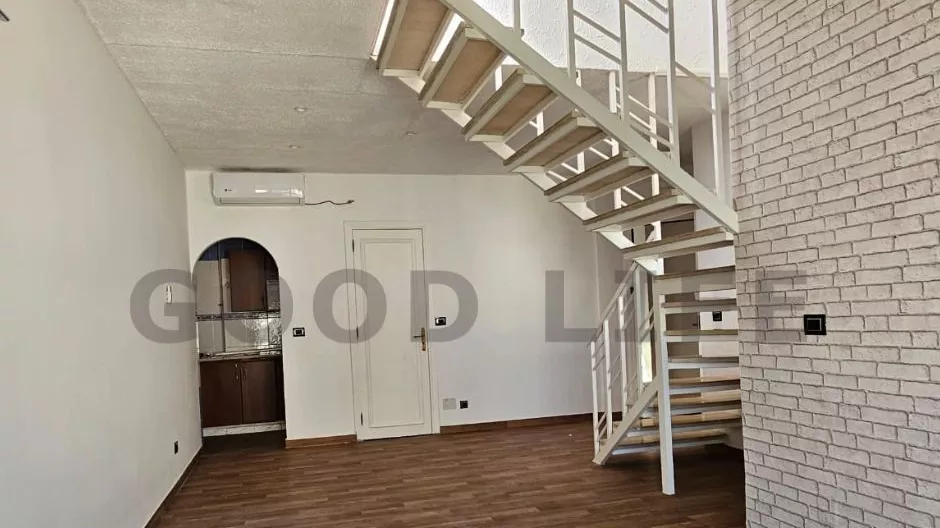 Appartamento S+2 al Lac 1: Spazio Ideale per Vivere e Lavorare