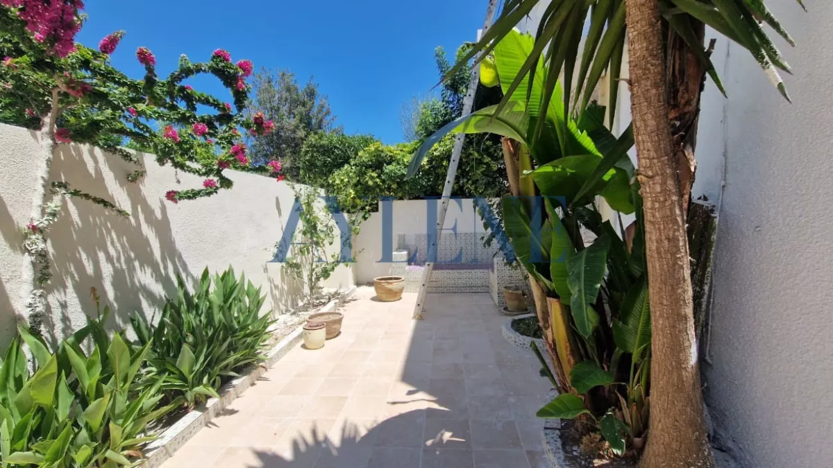 Luxuriöse Villa in La Marsa mit großem Garten Suchen Sie eine luxuriöse und ruhige Wohnanlage in La Marsa?