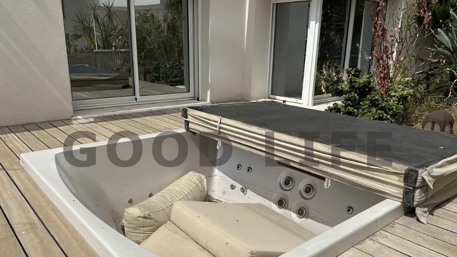 Stunning S+3 Apartment with Unobstructed Lake View