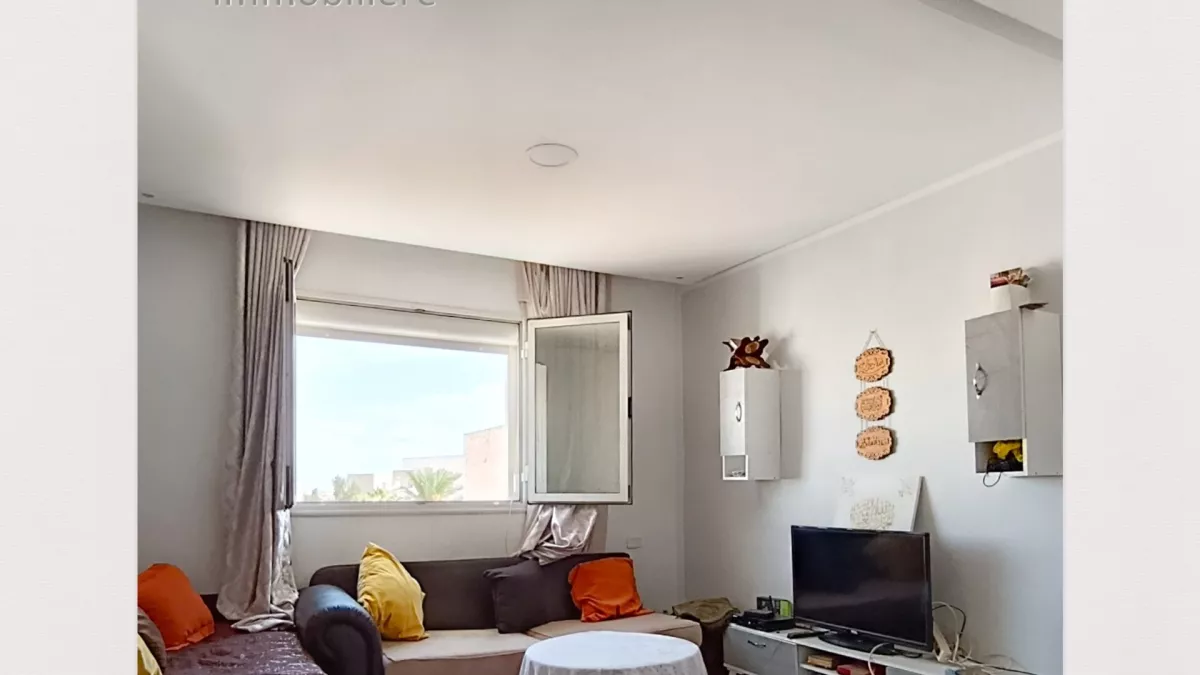 Renovierte S+2-Wohnung in Radès SNIT (Cheminot)