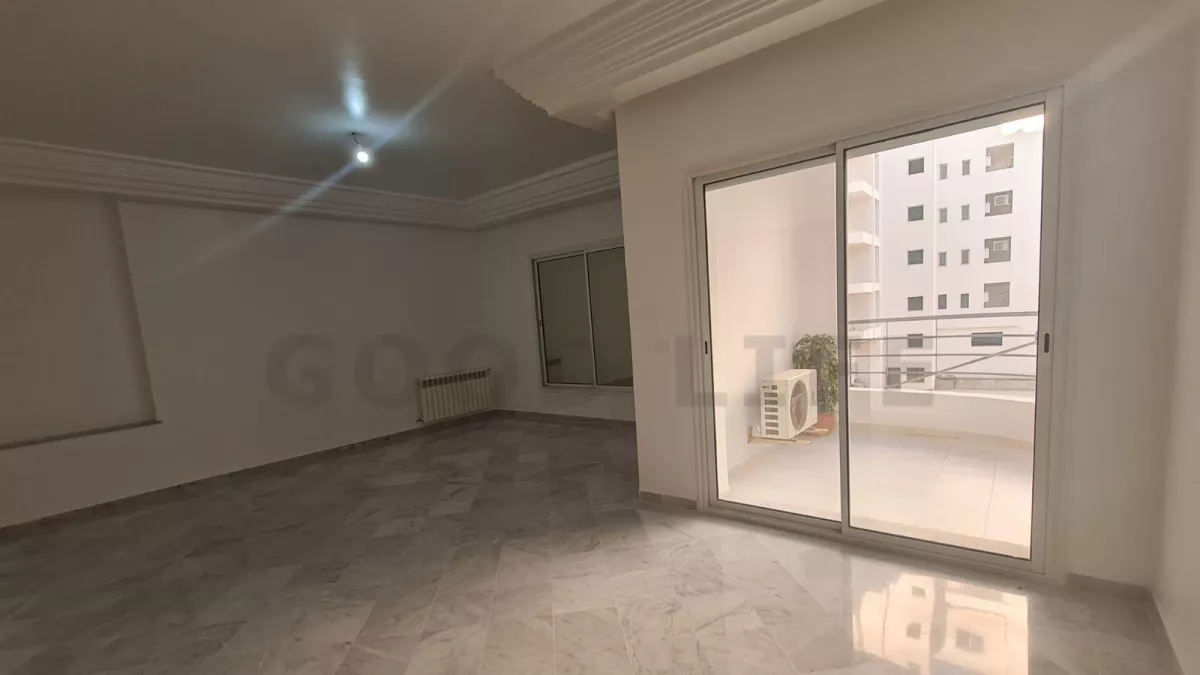 S+3 Apartment on the 2nd Floor with Master Suite in Jardins de Carthage