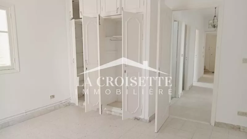 Appartamento di Lusso S+3 a La Marsa: Un Rifugio di Comfort e Eleganza