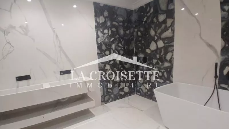 Ground Floor Villa with Sea View in La Marsa - MRCL0337