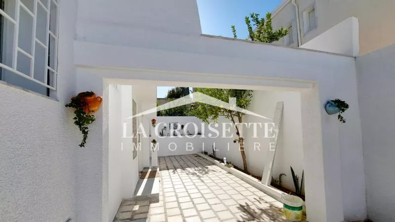 Luxury Duplex with Garden for Rent in La Marsa - MDL0707