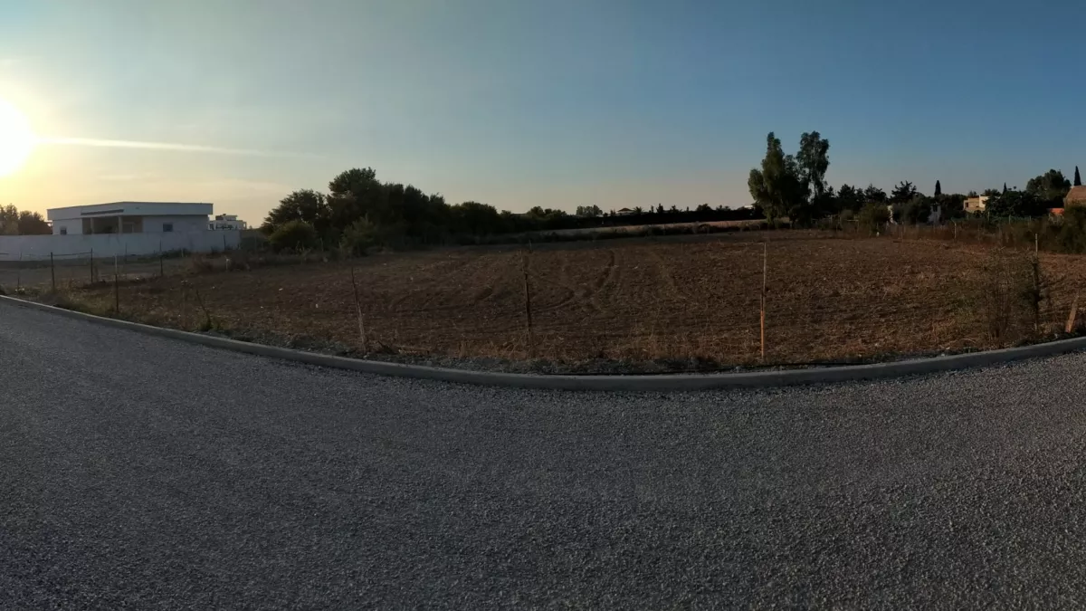 Wohnland zur Verkauf in Ariana - 2200 m²