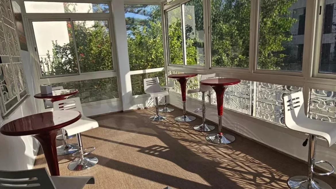 Büro-Villa in Menzah 6: Der Ideale Arbeitsplatz