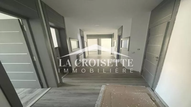 Büroraum H+6 am Lac 1 ZBL0570: Ein Idealer Arbeitsplatz am See