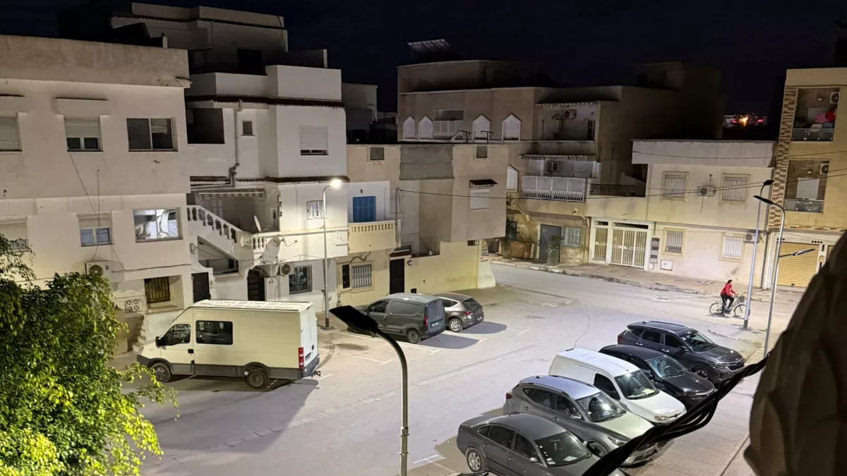 Duplex a Hay Salama, El Aouina: Una Casa Comfortevole