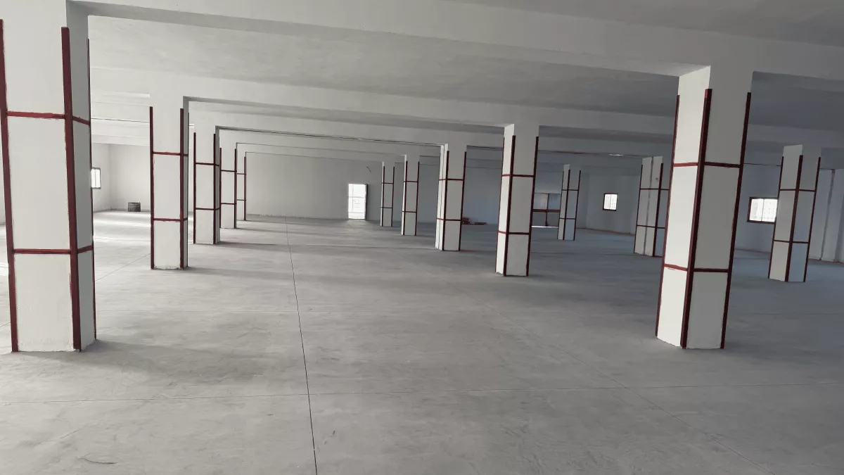 Spazio Industriale/Commerciale/Di Servizio in Affitto nella Zona Industriale di El Mghira