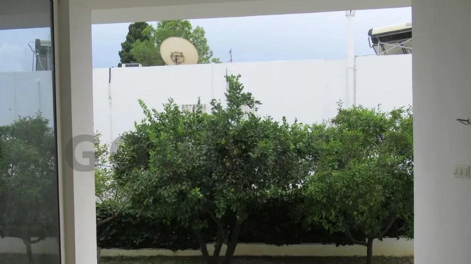 Villa Ristrutturata degli Anni '50 a Menzah 1