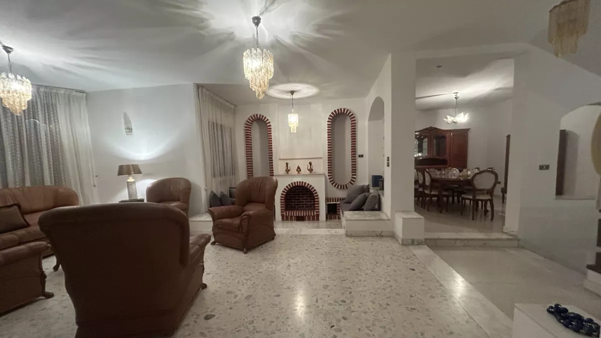 Luxury Villa in Ennasr1, Ariana: A Haven of Sophistication