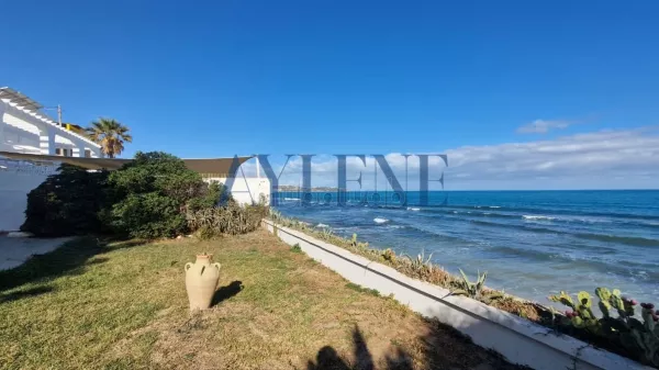 Stunning S3 Waterfront Villa in La Marsa