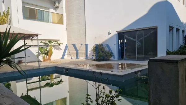 Luxurious S5 Villa with Pool at Lac 2