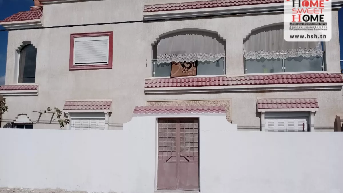 Your Ideal Home Awaits: Ground Floor of Villa Rimal in Ariana