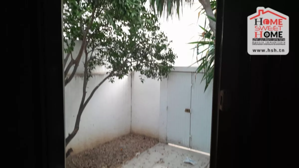 Villa Fragolina at Cité EL Ghazela: Your Urban Oasis in Ariana