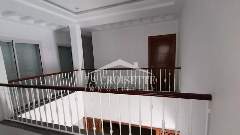 Luxury Villa S+5 with Pool in La Soukra