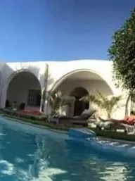 villa avec piscine a cote du casino djerba