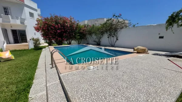 Villa di Lusso in Affitto a La Soukra