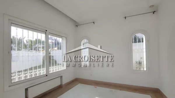 Villa di Lusso S+3 con Giardino a Gammarth