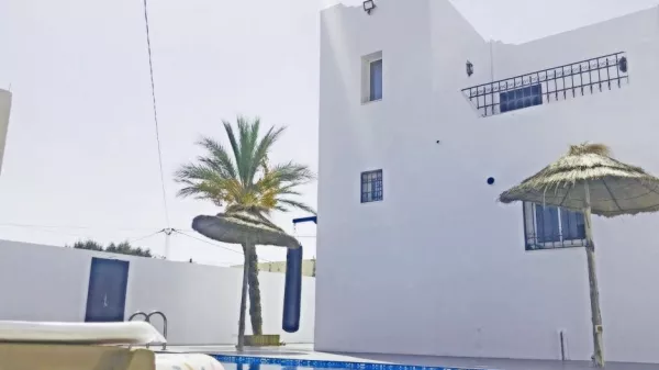 Villa di Lusso S+3 con Piscina a Midoun, Djerba
