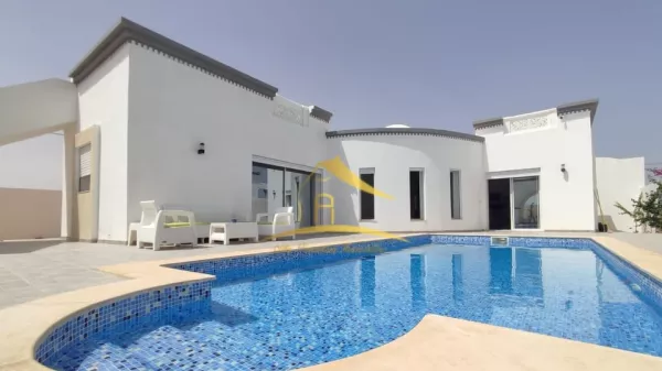 Villa Stupefacente con Piscina a Djerba - La Tua Oasi di Vacanza dei Sogni