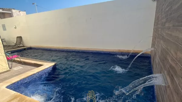 Villa di Lusso S+5 con Piscina a Benikhiar