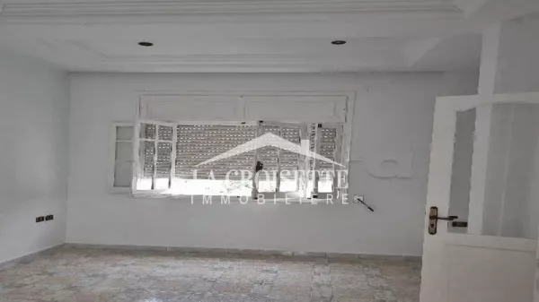 Villa al Piano Terra in Affitto ad Ain Zaghouan Nord