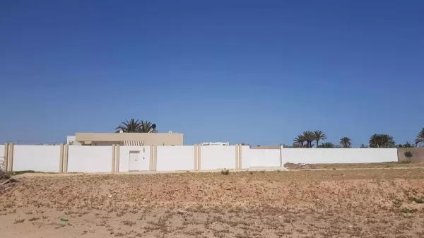 Terreno in Vendita a Tezdaine con Permesso di Costruire - Djerba