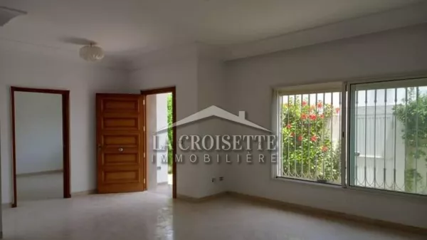 Splendido Triplex con Giardino e Stanza di Servizio a La Marsa
