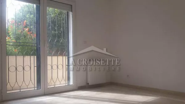 Ampio Appartamento al Piano Terra con Giardino ad Ain Zaghouan Nord