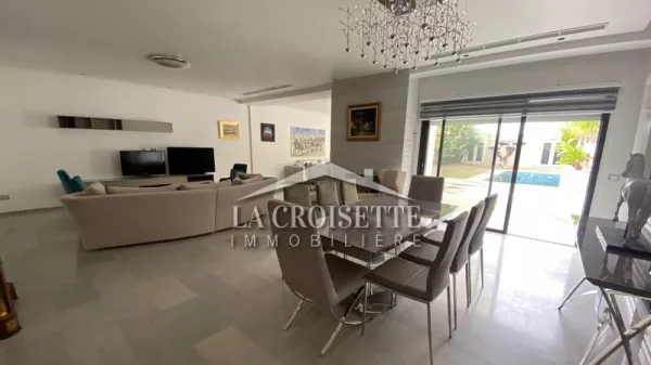 Villa di Lusso con Piscina a La Soukra