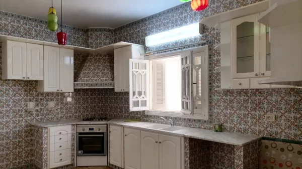 Villa di Lusso su 4 Piani + Soggiorno per Affitto Annuale ad AFH1, Nabeul