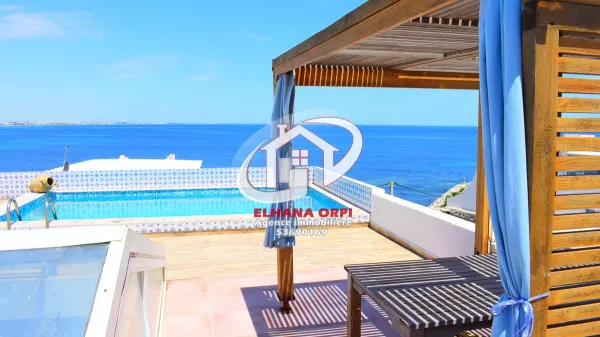 Villa Stupenda con Vista Mare e Piscina a Borj Erras