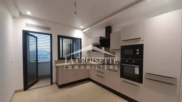 Appartamento di Lusso in Affitto ad Ain Zaghouan Nord, Tunisi