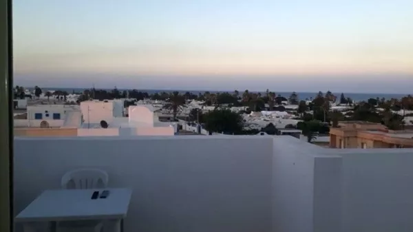 Appartamento con Vista Mare S+1 di 60m² con Terrazza a El Maamoura