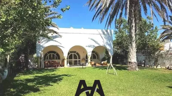 Villa di Stile Arabesco Sul Mare a Nabeul