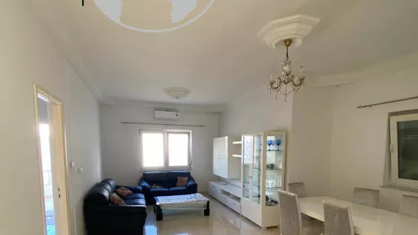 Villa al Piano Terra a Khézema