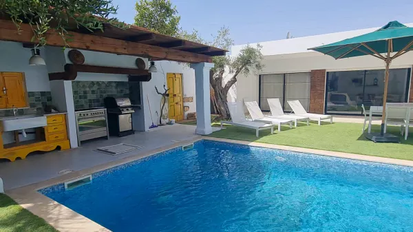 Villa di Lusso S+5 a Tezdaine, Djerba