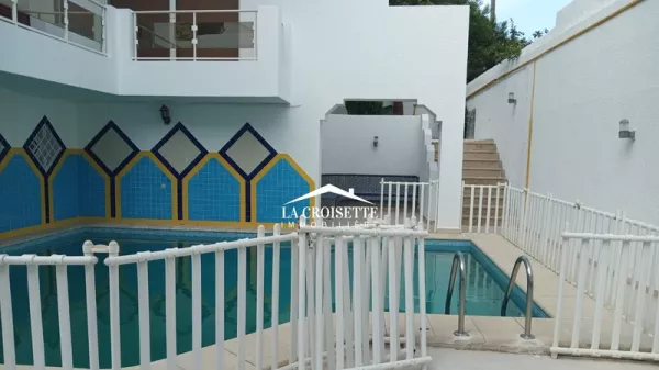 Villa di Lusso con Piscina a La Marsa - ZVL1599