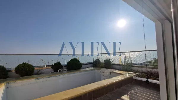 Attico di Lusso a Jardins de Carthage - Affitto Mensile di 5000 TND