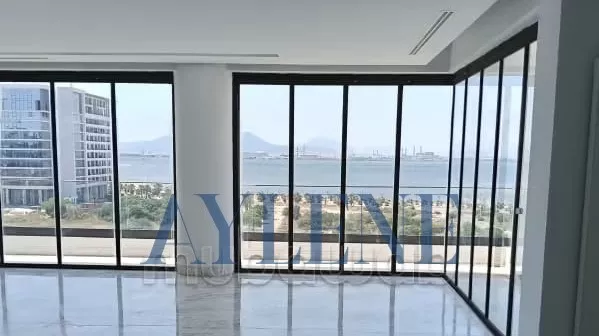 Lussuoso Duplex Fronte Lago a Berges du Lac