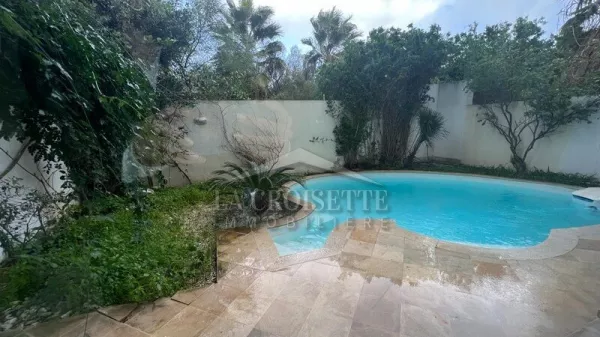Villa di Lusso S+4 con Piscina a Gammarth MVL0522