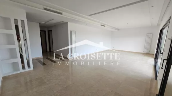 Appartamento di Lusso con Vista Lago in Affitto a Berges du Lac