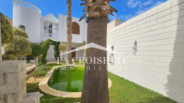 Villa di Lusso S4 con Piscina a La Soukra MVV0426