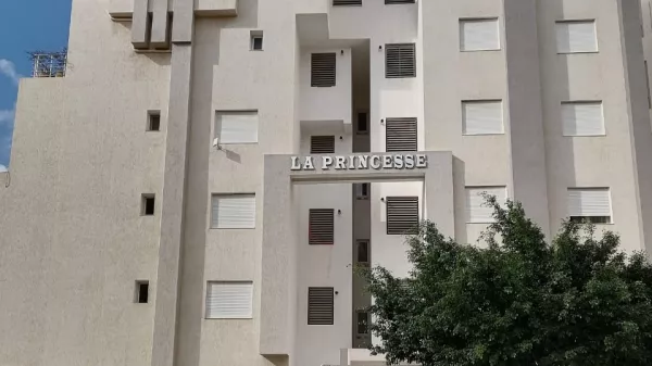 Appartamento di Lusso in Vendita a Soukra Jadida