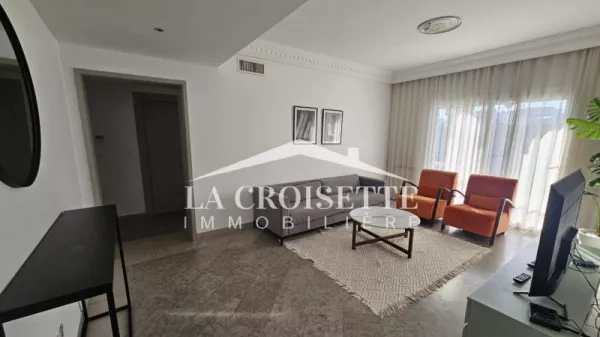 Lussuoso Appartamento Arredato con 3 Camere da Letto e Vista sul Lago a Lac 2