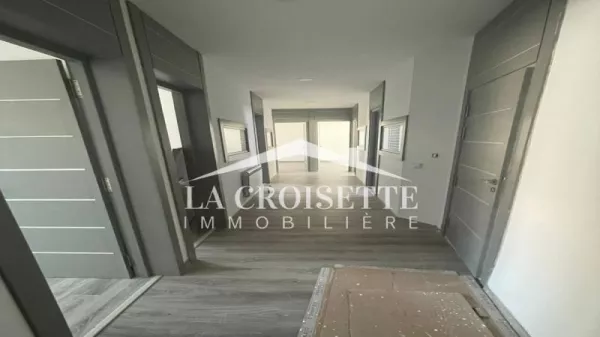 Spazio Ufficio H+6 a Lac 1 ZBL0570