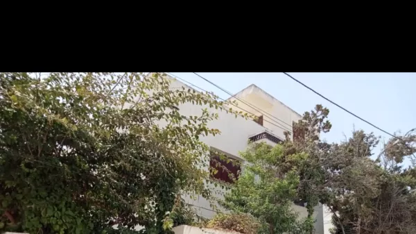 **Villa di Lusso Fronte Mare a Ezzahra